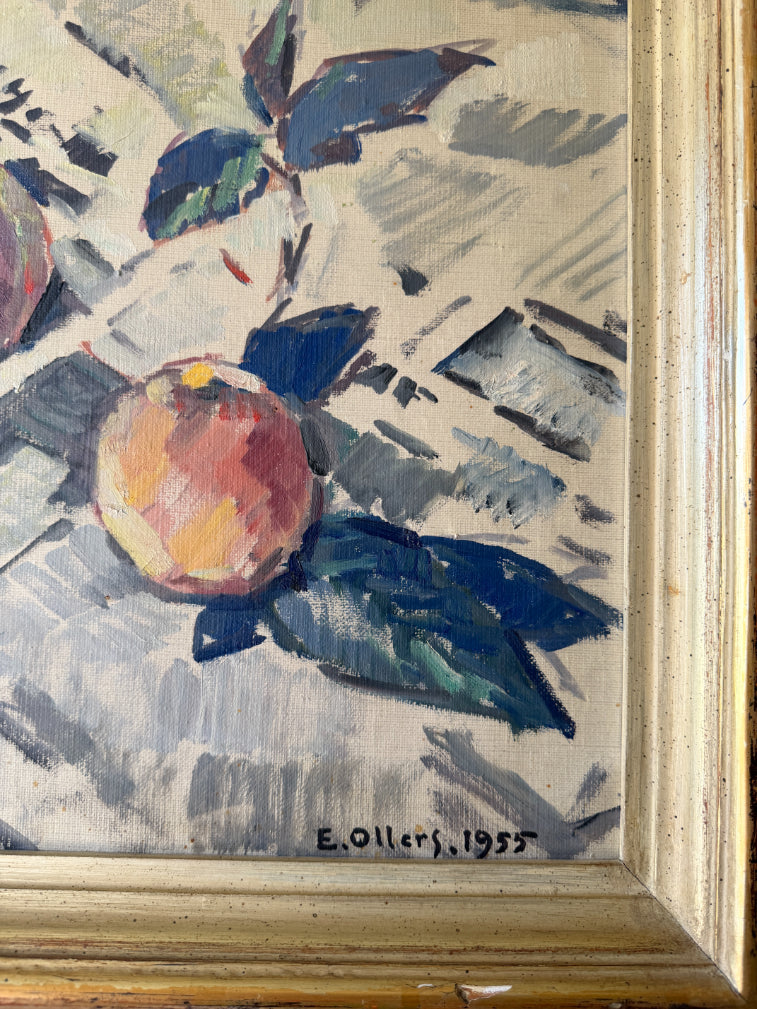 PEACHES ON LINEN
