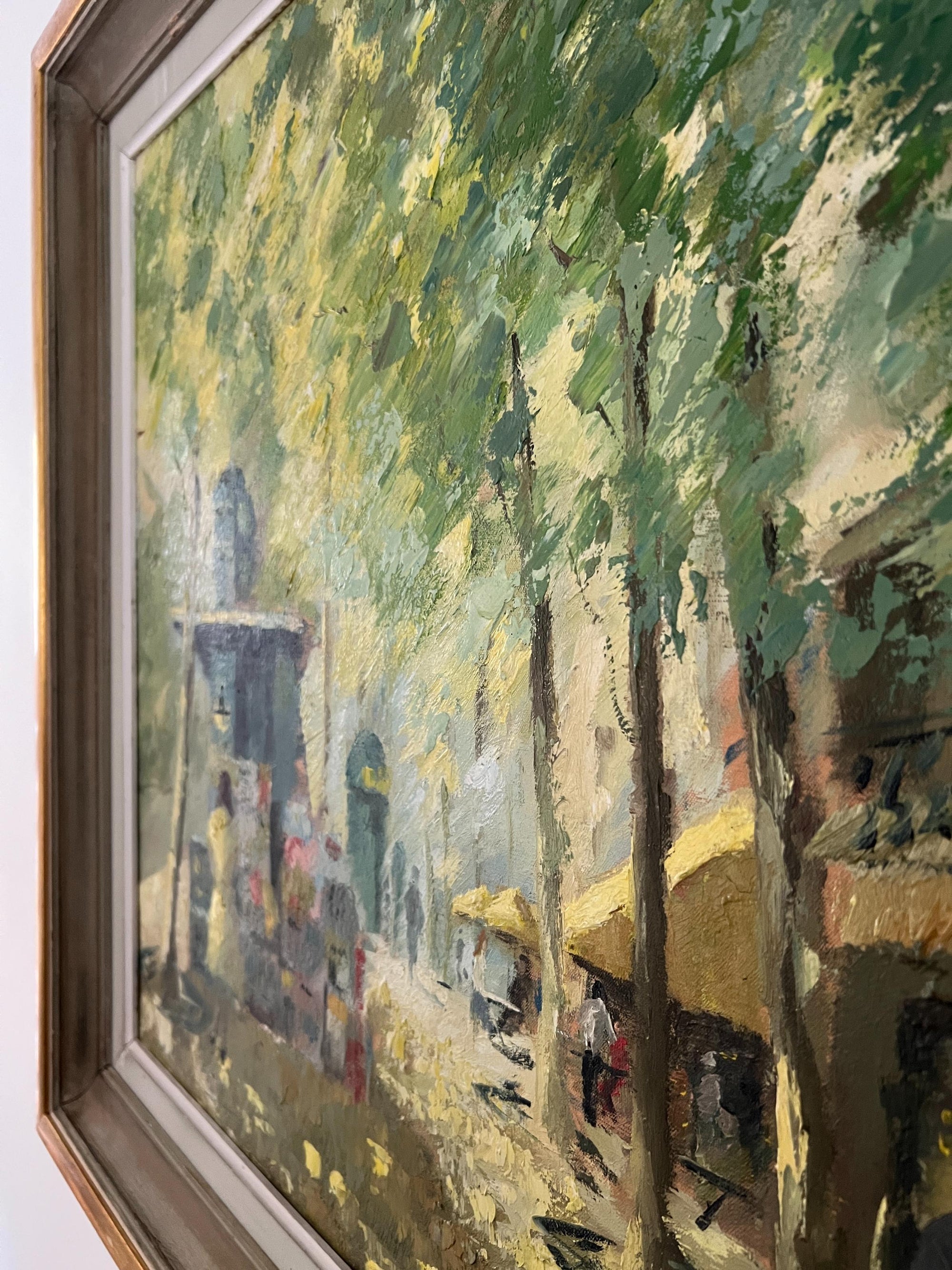 PARISIAN BOULEVARD